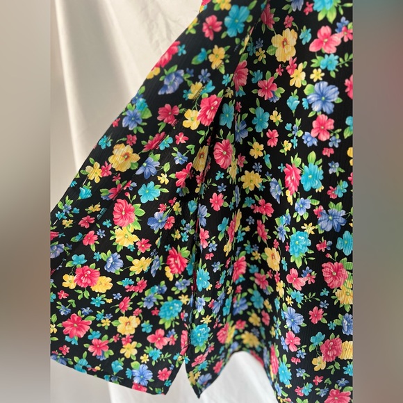 Vintage floral blouse button up - black & flowers - Picture 5 of 5